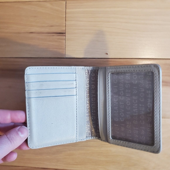 Neutral Covet Wallet by Stella & Dot - Picture 3 of 4